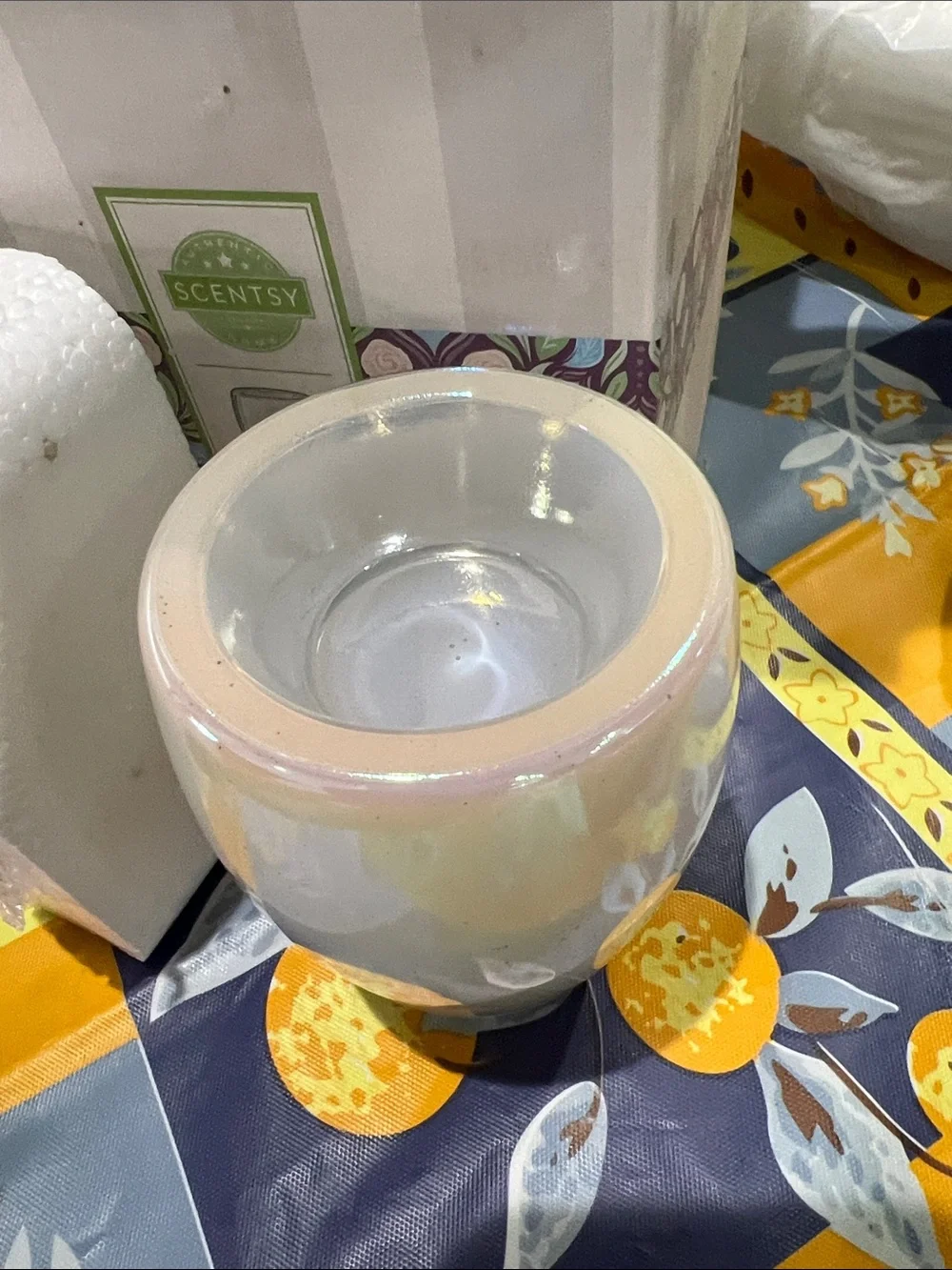 Scentsy rounded iridescent gentle